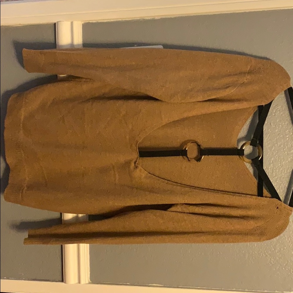 Open Back Light Sweater